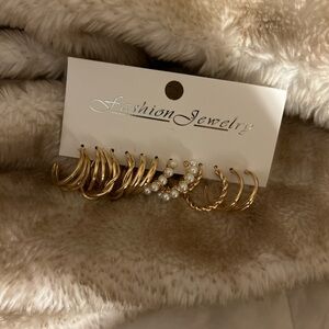 Super cute dainty gold earrings set! Brand new!